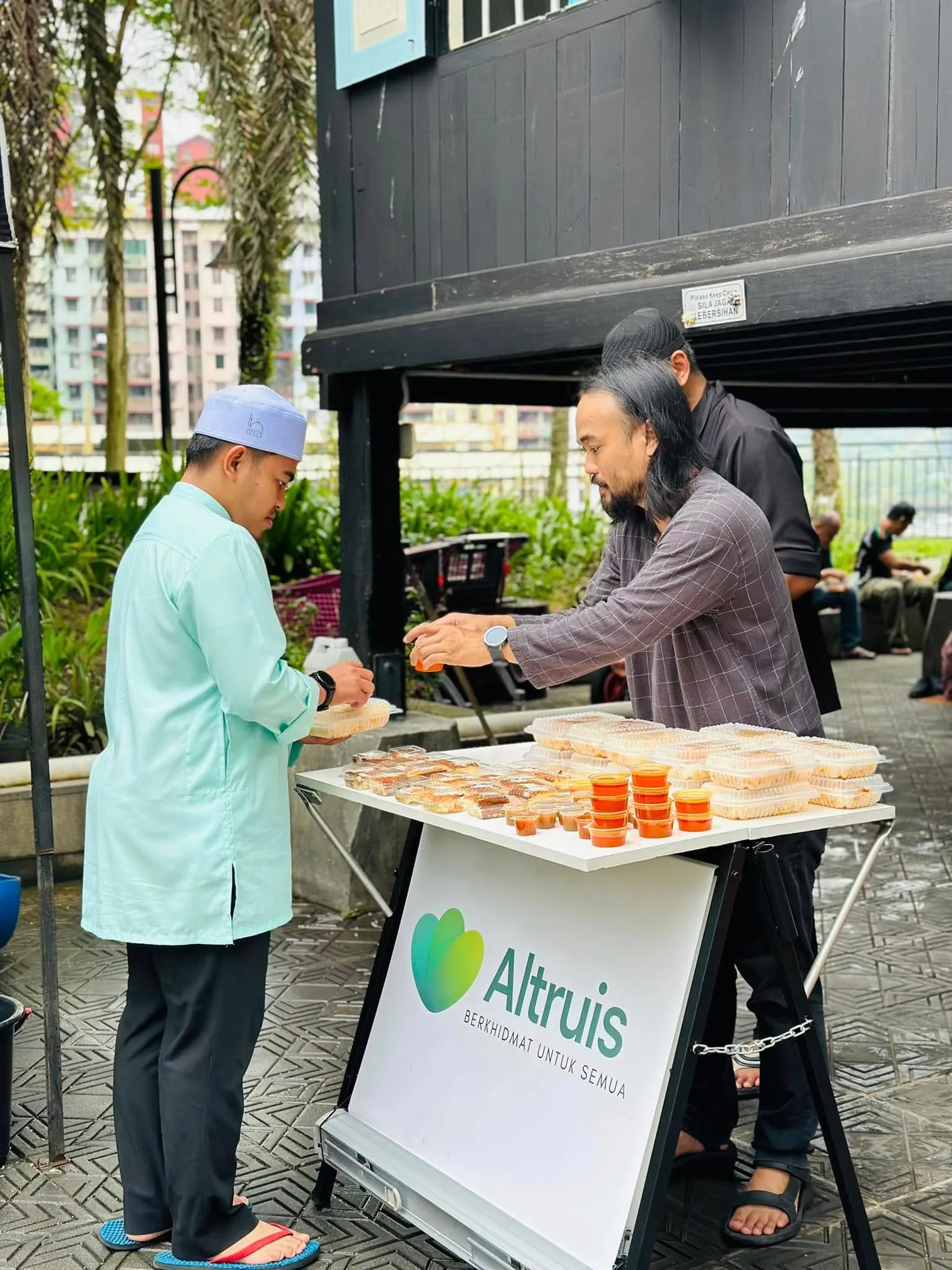 Agihan makanan Orang.Baik
